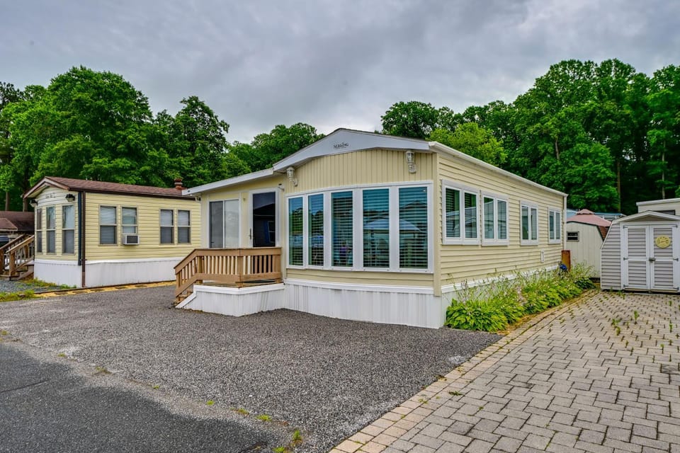 Pool + Bay Access! Home 13 Mi to Ocean City Beach House in Ocean Pines
