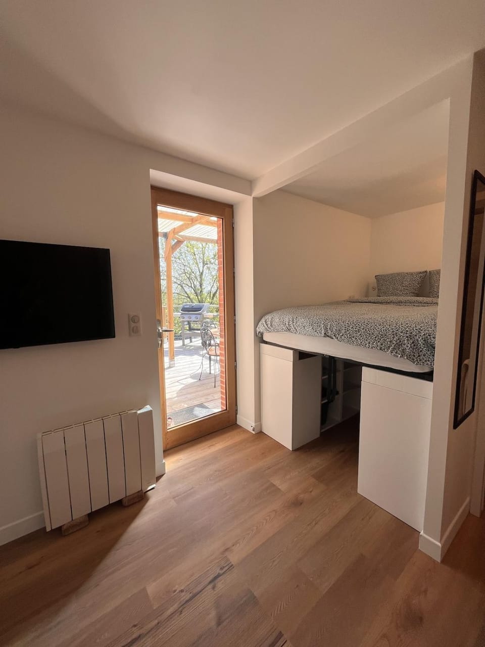 Studio indépendant au calme avec terrasse Apartment in Bourgogne-Franche-Comté