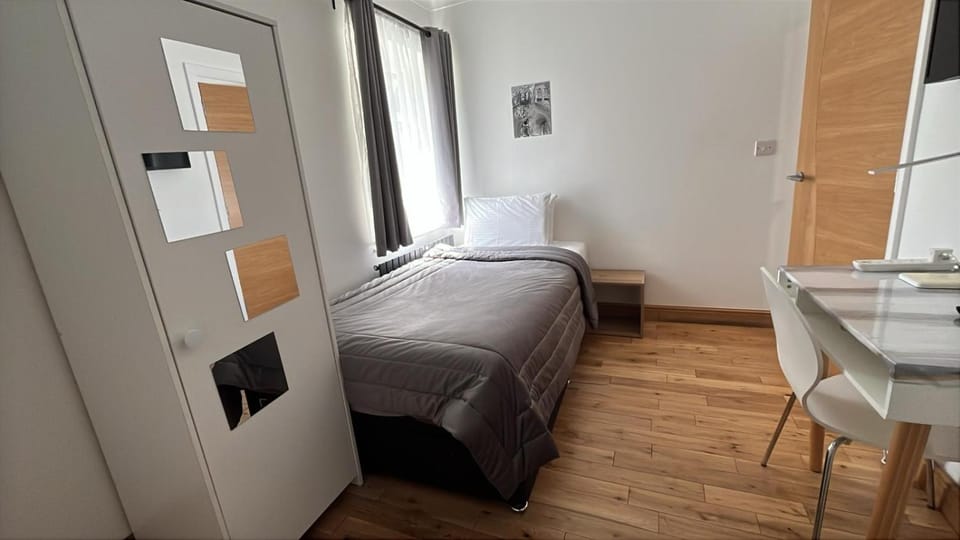 N 25 Gatwick Bed and Breakfast in Horley