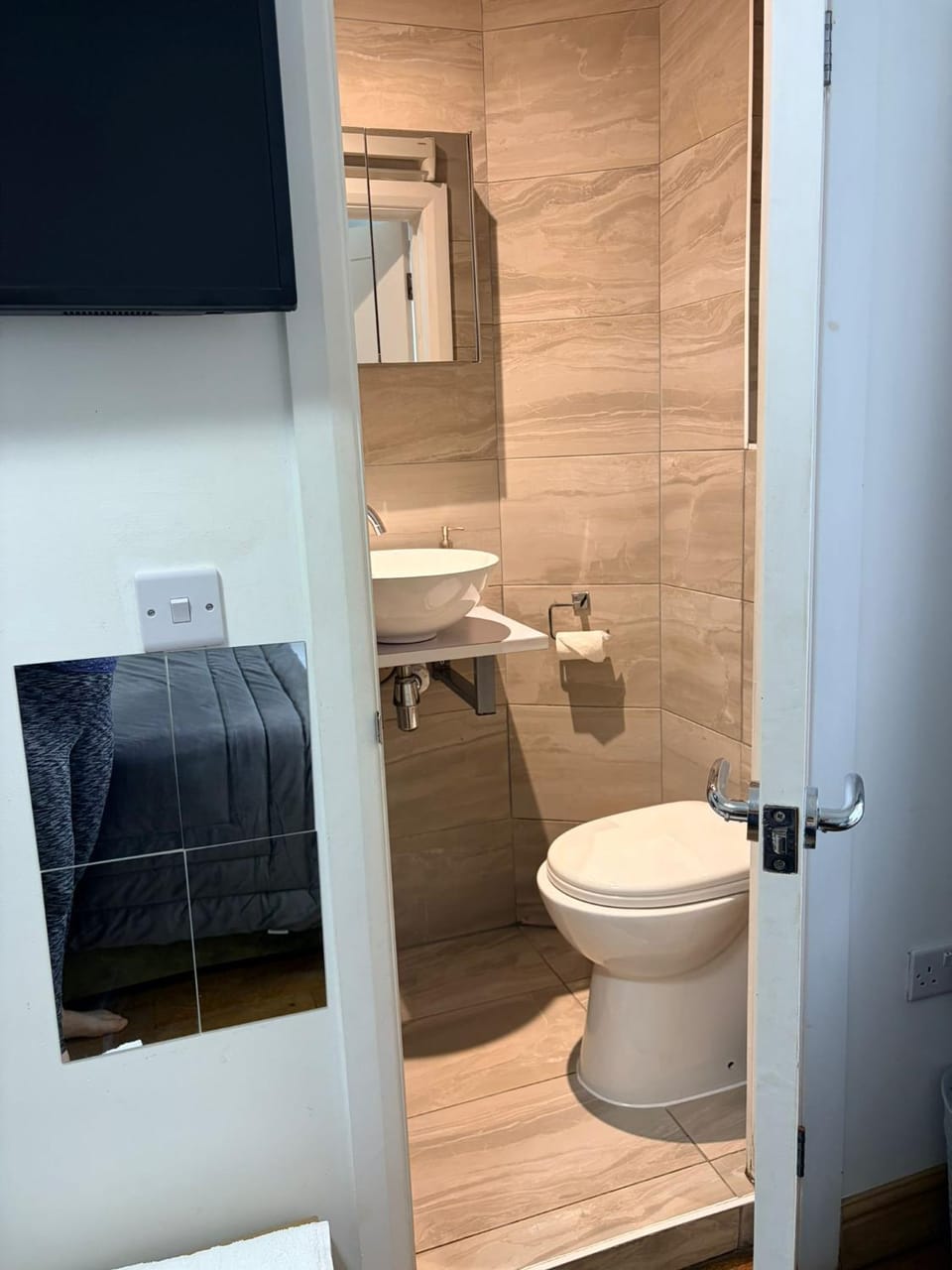 N 25 Gatwick Bed and Breakfast in Horley