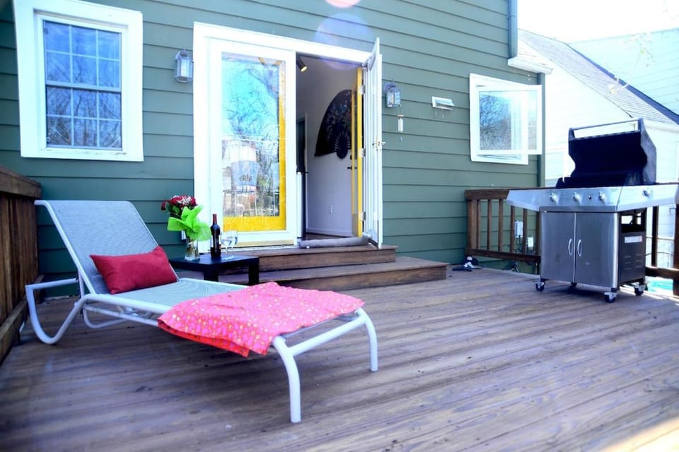 Sunny Bright Room in Pentagon City - Walk to METRO Vacation rental in Arlington