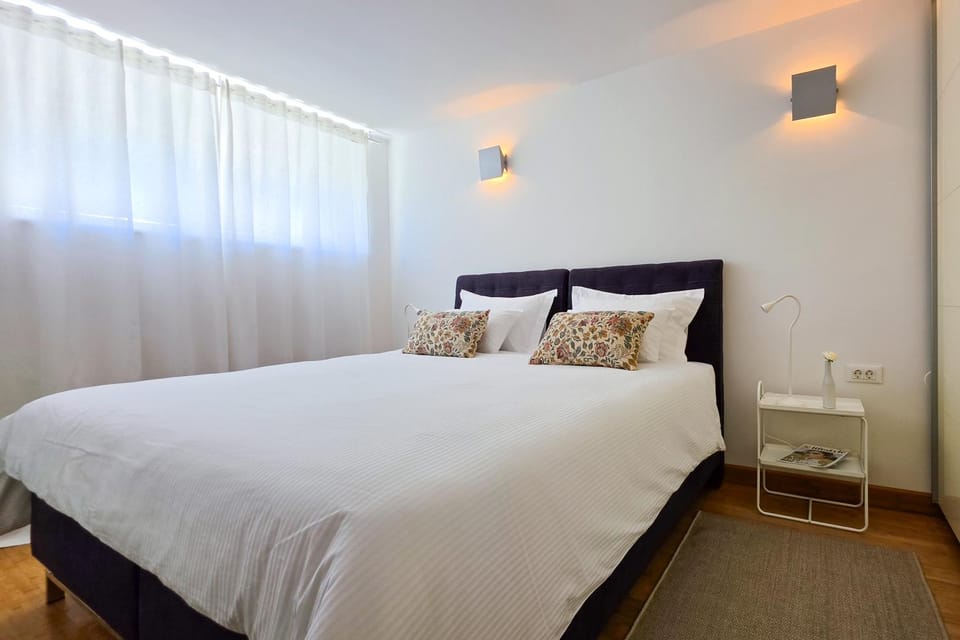 APARTMENT ATRIO SILENTE - two connected one bedroom apartments - sleeps 4 - 800 m from Split Old Town Apartment in Split