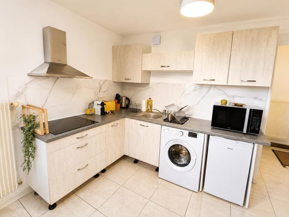 Kitchen or kitchenette, stove