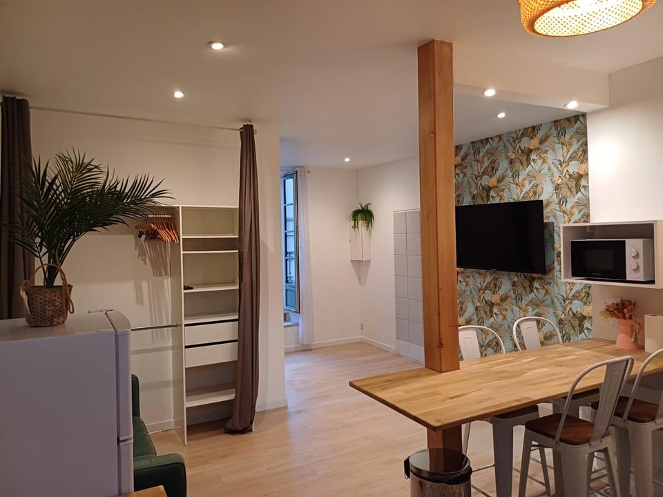 TV and multimedia, Kitchen or kitchenette, Living room