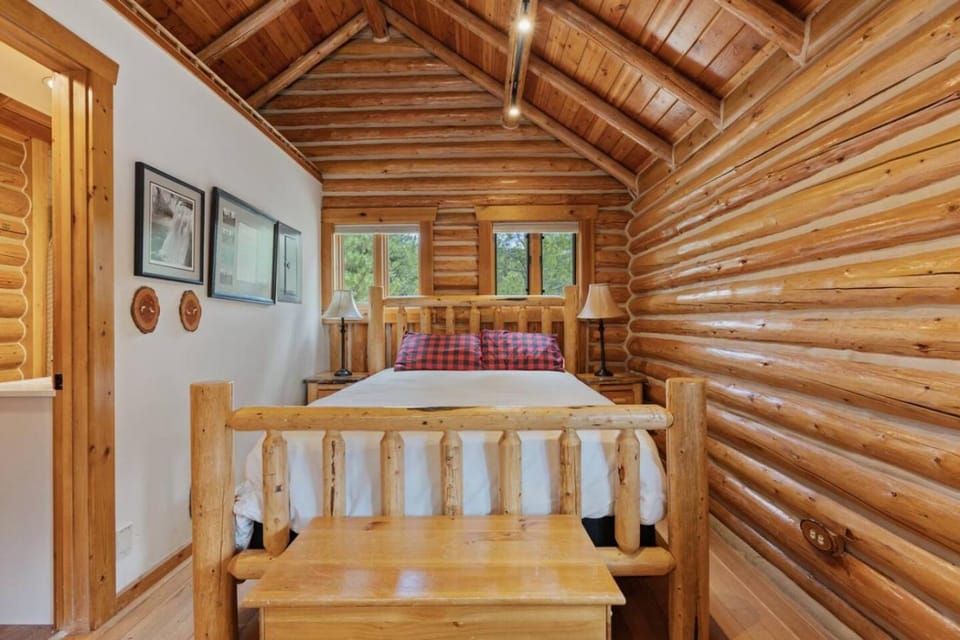 Riverfront Reunion- 3 Cabins, River Front, Private Dock, Hot Tub Cabin in Island Park
