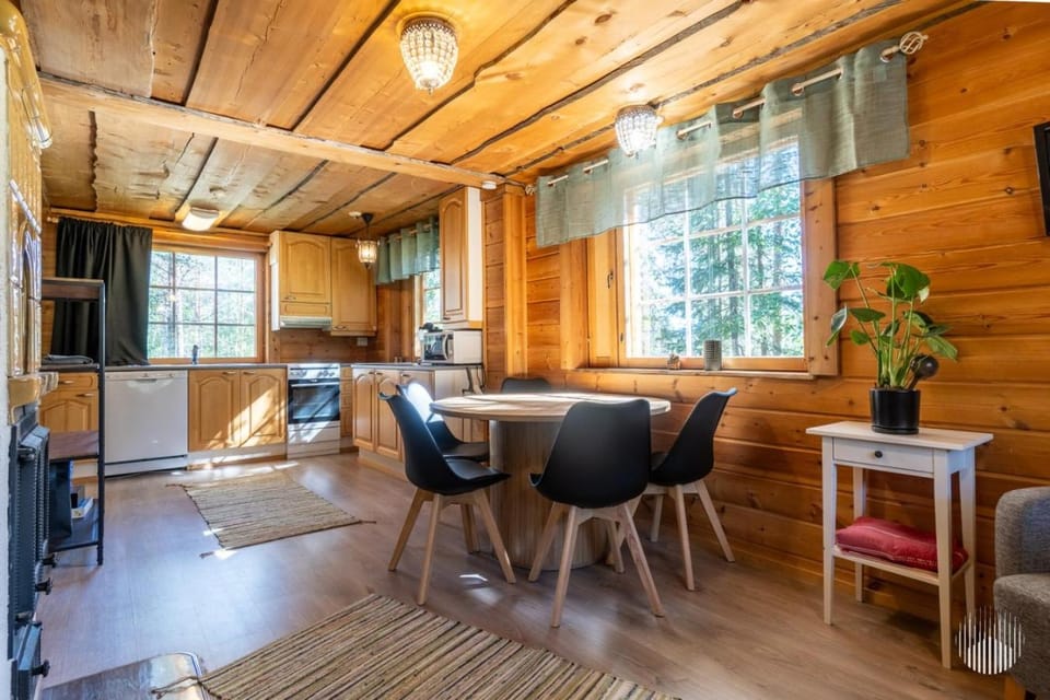 Kitchen or kitchenette, Living room, Seating area, Dining area