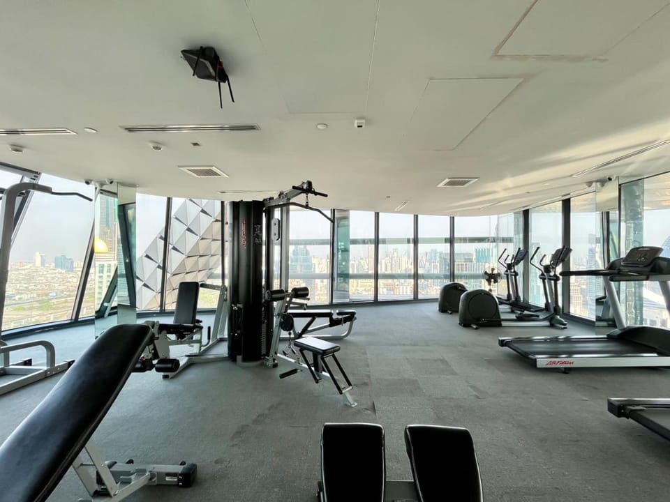 Near BTS l CentralWorld l Pool and Sauna Apartment in Bangkok
