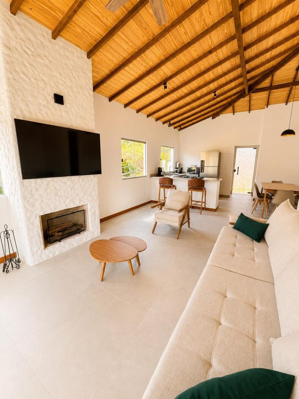 TV and multimedia, Living room, fireplace
