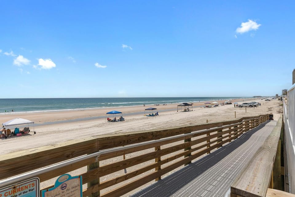 DiMucci Twin Towers 1402 House in Daytona Beach Shores