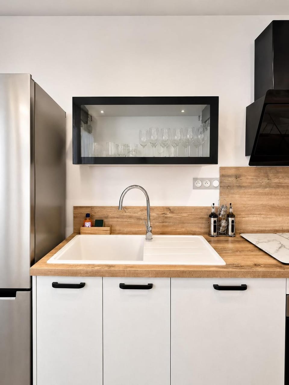 Kitchen or kitchenette, kitchen