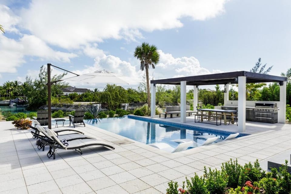 Pestica Villa Private Pool Apartment in Turks and Caicos Islands