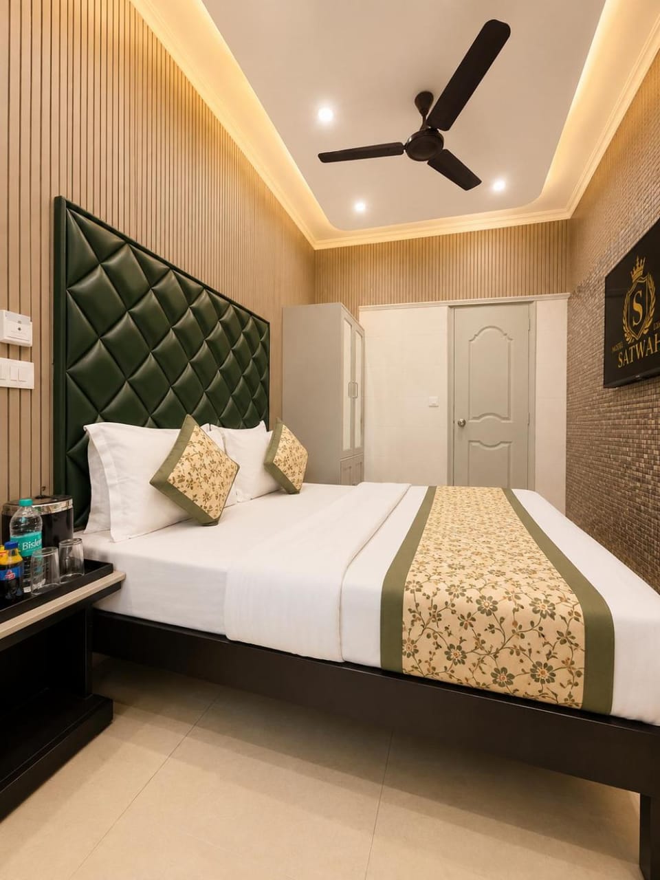 Bed, Photo of the whole room, Bedroom, wardrobe