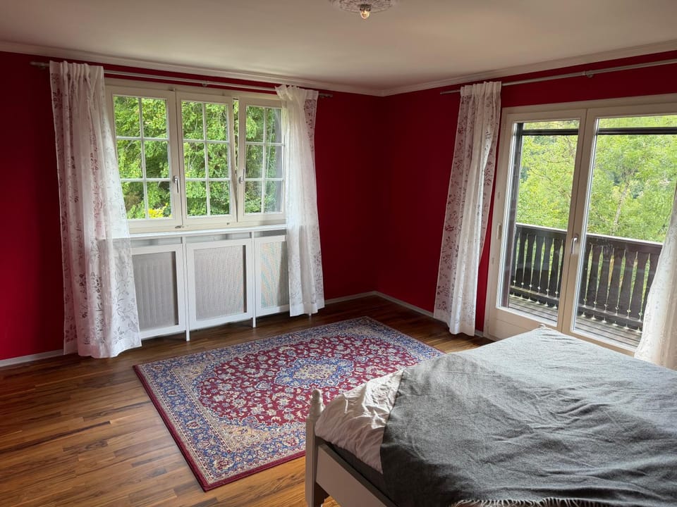 Zimmer im Grünen mit Balkon und Blick auf den See Apartment in Switzerland