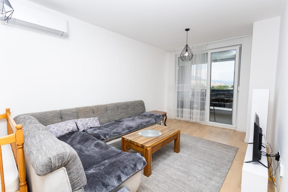 TV and multimedia, Living room, air conditioner