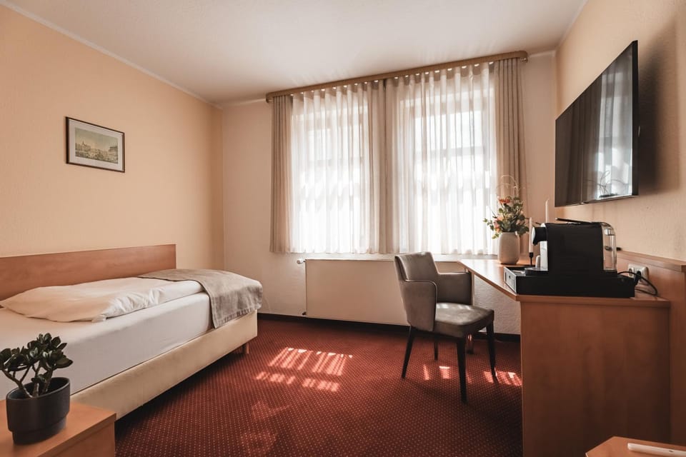 Photo of the whole room, Decorative detail