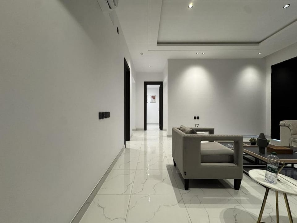 C1 - Spacious Ground-floor 4 Bedroom Apartment Apartment in Riyadh