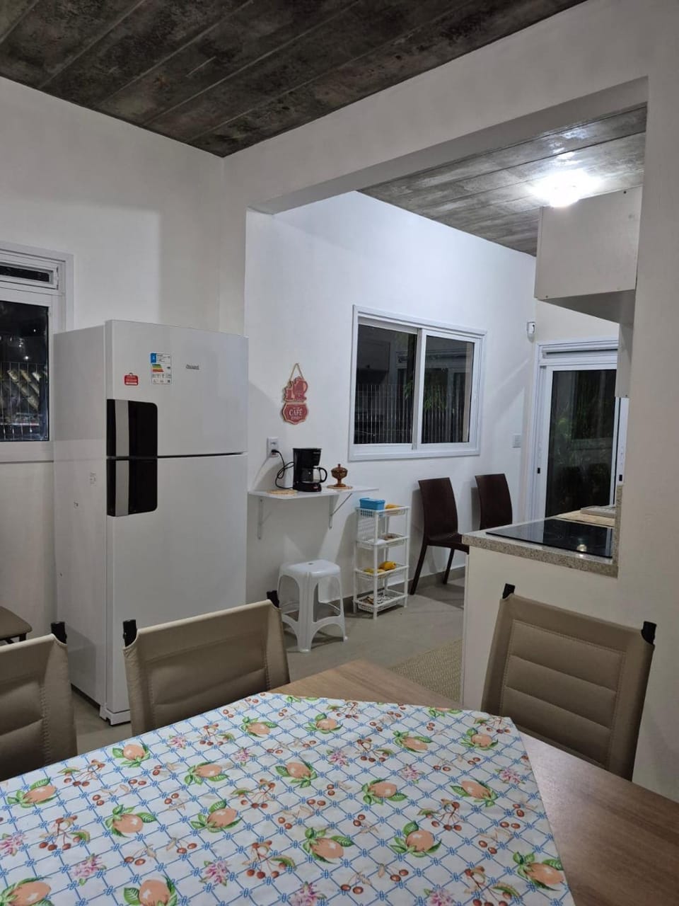 Dining area, kitchen