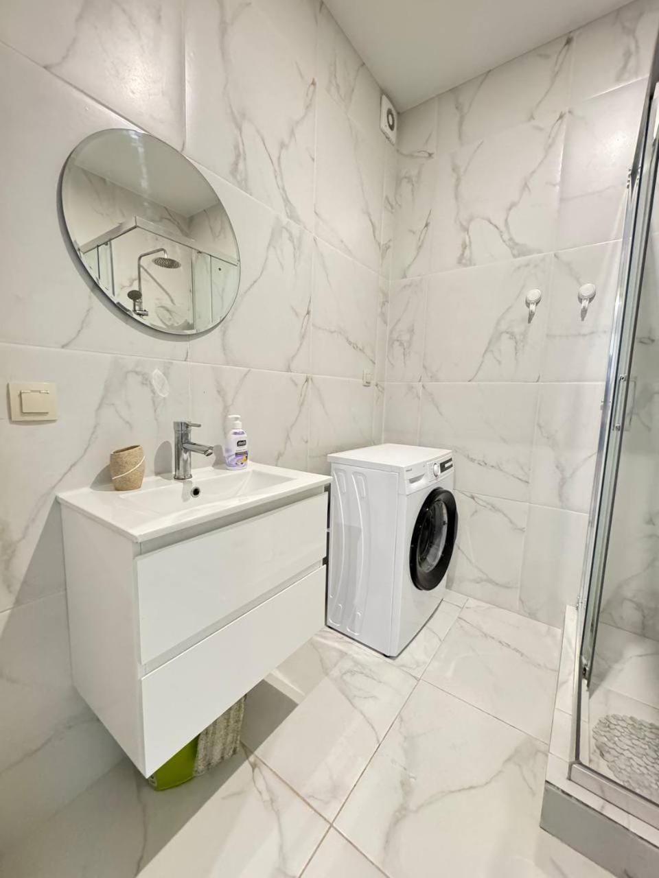 Shower, Toilet, Bathroom, washing machine
