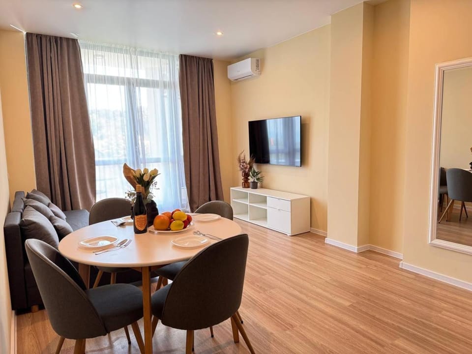 Living room, Seating area, air conditioner