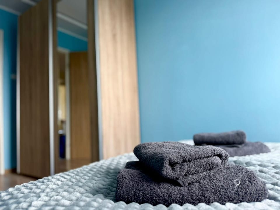 Bedroom, wardrobe