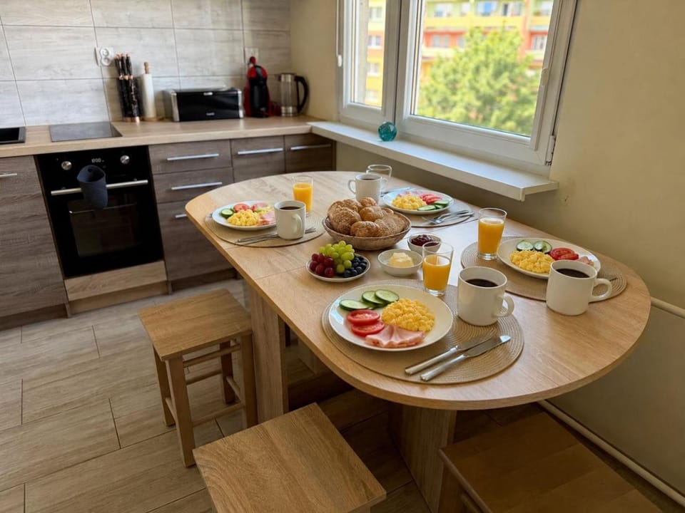 Kitchen or kitchenette, Dining area, Breakfast, oven, stove, stove, kitchen, kitchen