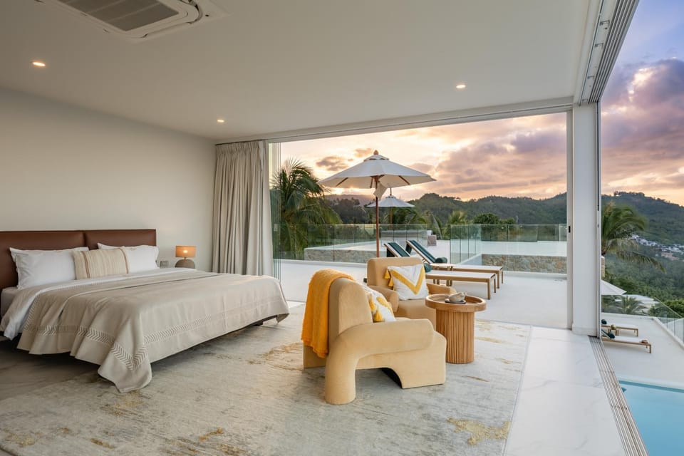 Patio, Bed, Day, Natural landscape, Balcony/Terrace, Seating area, Bedroom