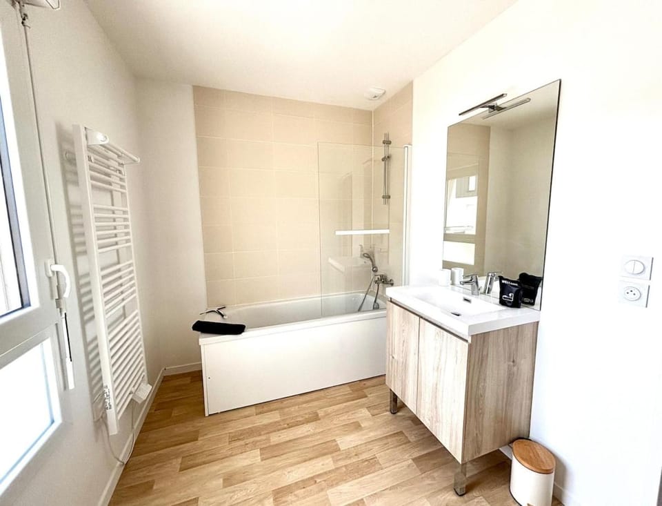 Bathroom, Bath