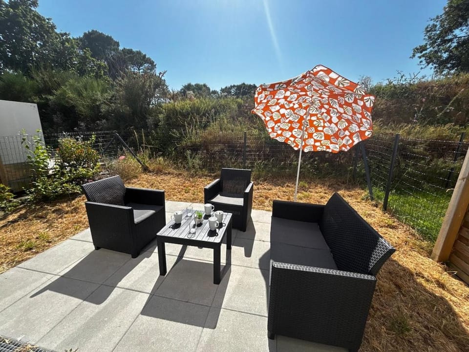 Balcony/Terrace, furniture, furniture