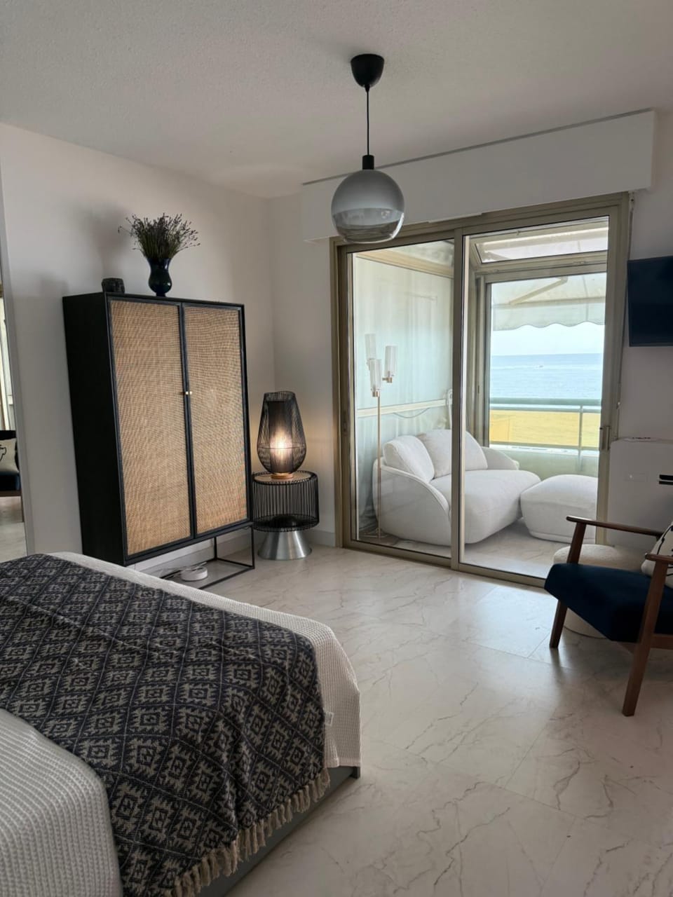 Studio2 with Sea View - French Riviera Retreat Apartment in Villeneuve-Loubet
