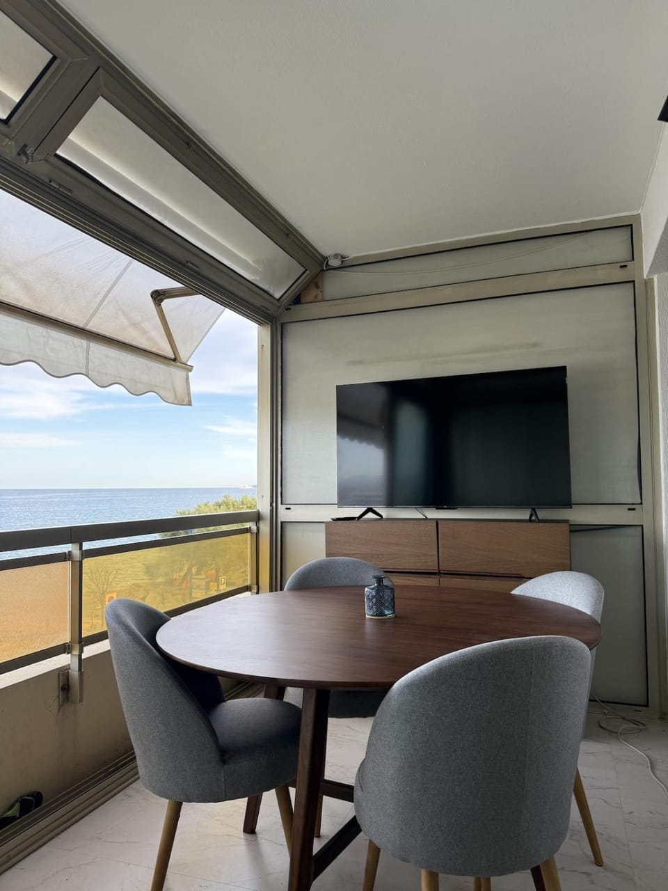 Studio2 with Sea View - French Riviera Retreat Apartment in Villeneuve-Loubet