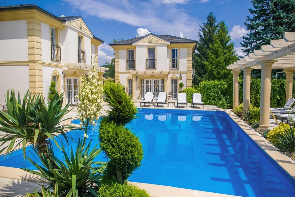 Garden, Swimming pool, Swimming pool