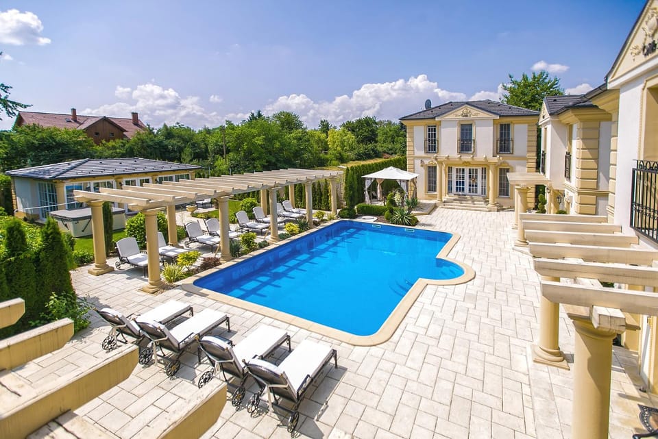 Garden, Swimming pool