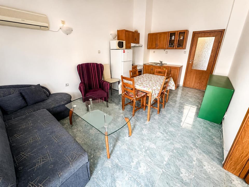 TV and multimedia, Living room, air conditioner