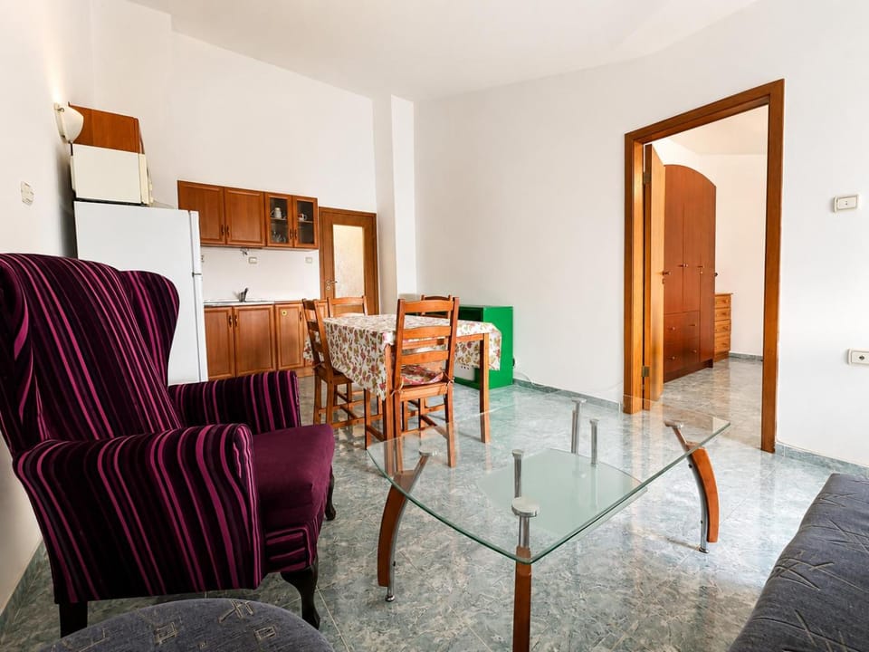 TV and multimedia, Living room, Photo of the whole room, air conditioner