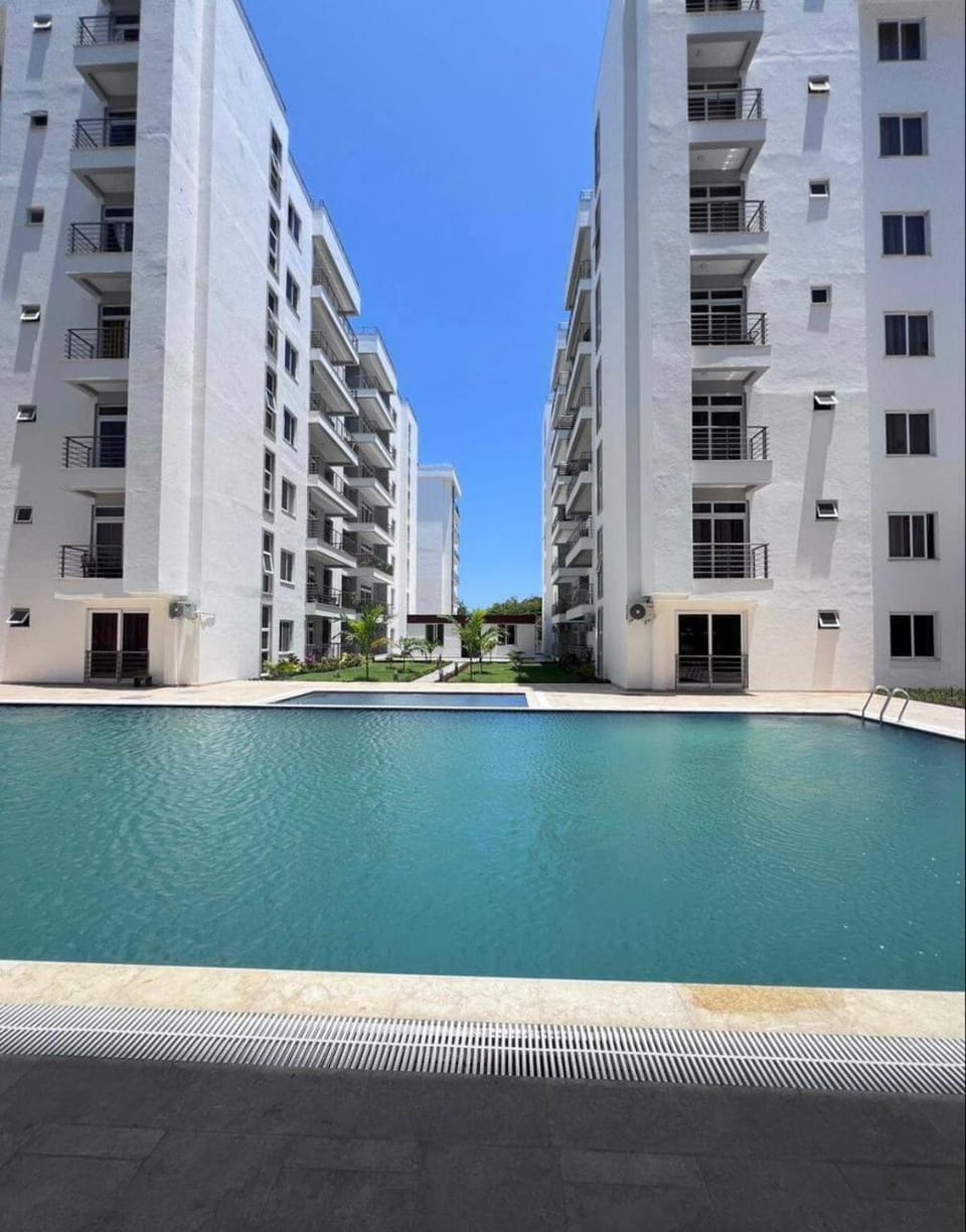 Property building, Swimming pool