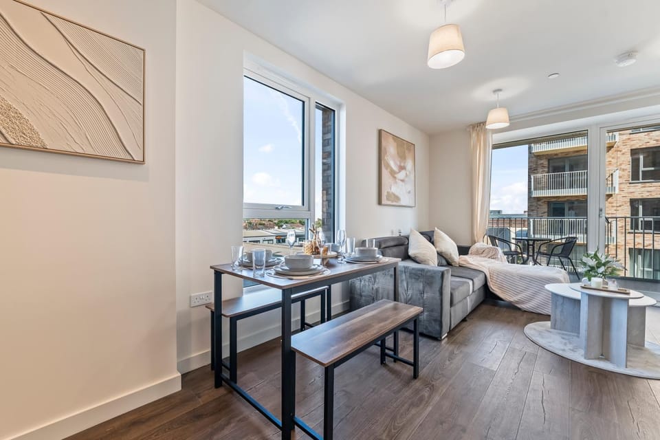 Luxury 1BR Direct to Wembley Sleeps 4 Apartment in Harrow