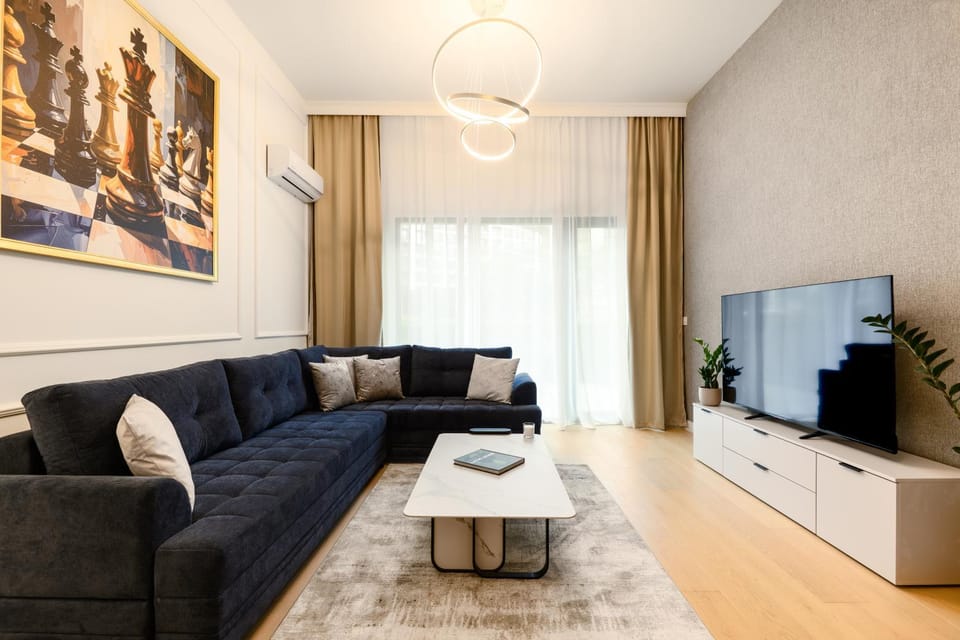 King's & Queen's Garden Residence - Private 30m2 Garden Kings Apartment in Belgrade