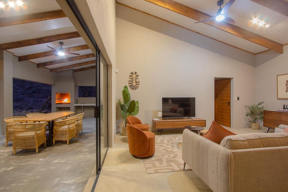 BBQ facilities, TV and multimedia, Living room, Seating area