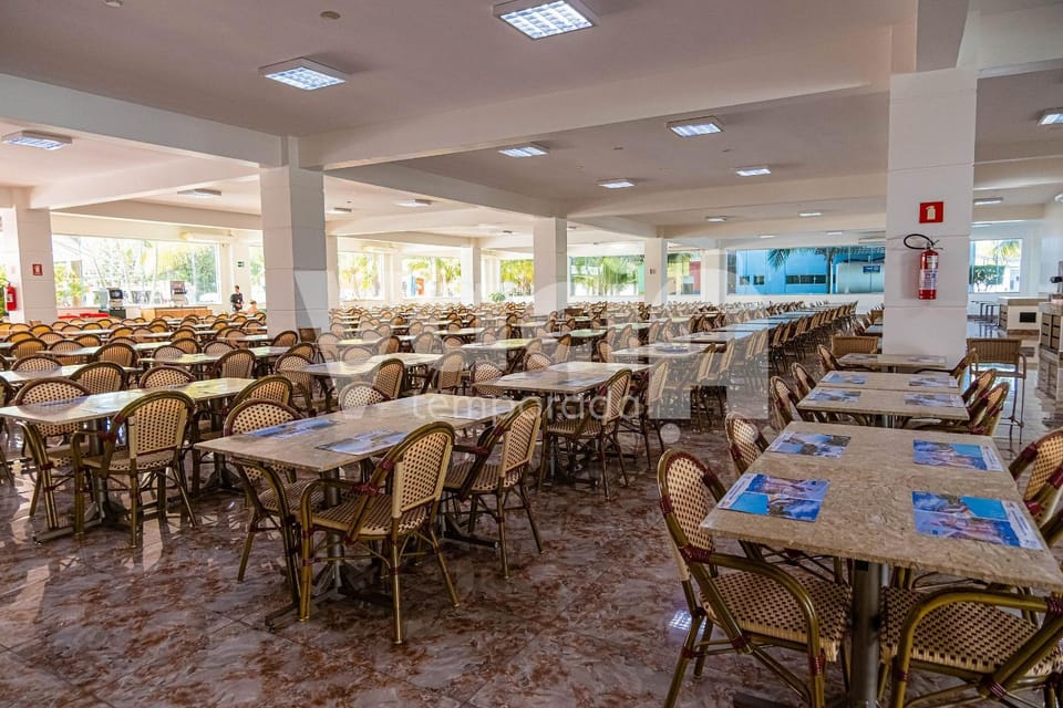 Restaurant/places to eat, Banquet/Function facilities