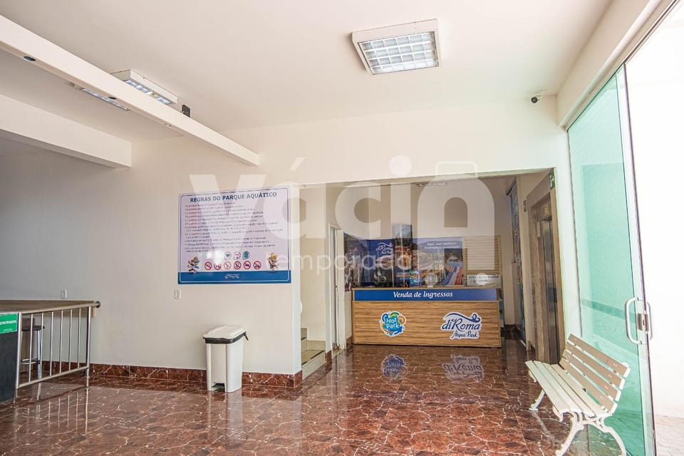 On-site shops, Aqua park