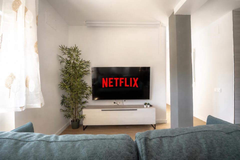 Communal lounge/ TV room, TV and multimedia