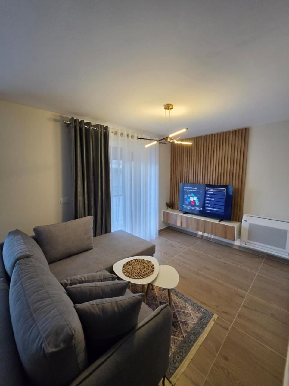 Luxury Seaside Escape 2 - Free Private Parking Apartment in Tirana County, Albania
