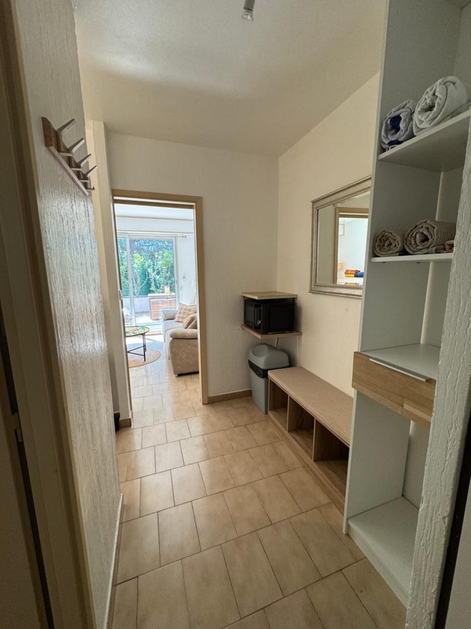 Studio avec terrasse, 150m de la plage Apartment in Saint-Raphael
