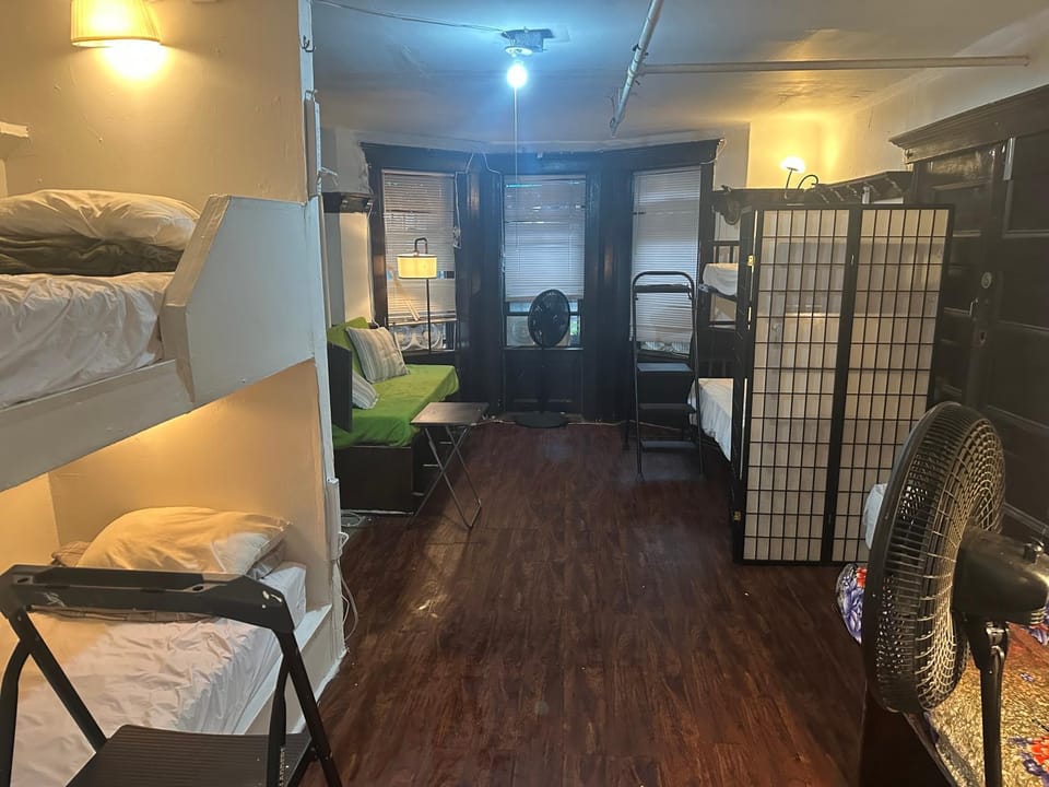 the Brooklyn Riviera Hostel in Brooklyn