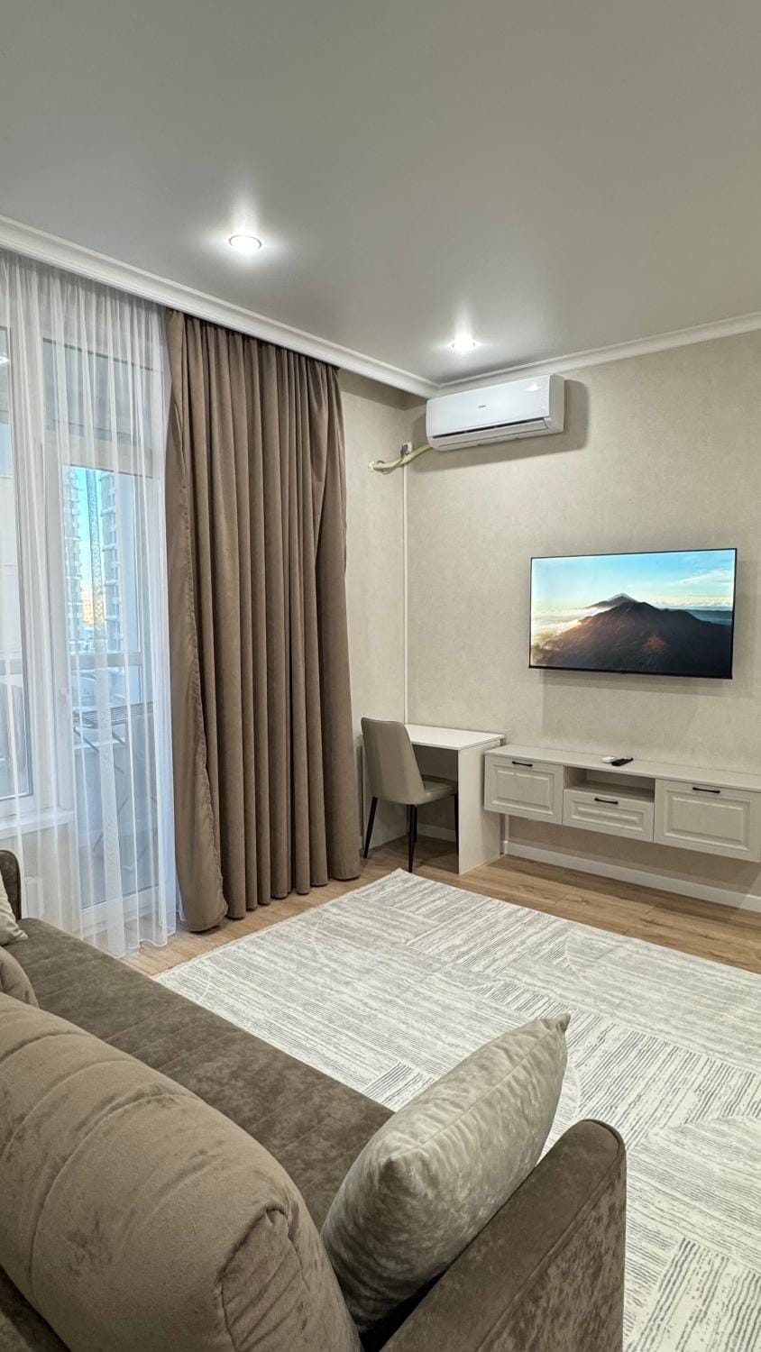 Living room, Photo of the whole room, air conditioner