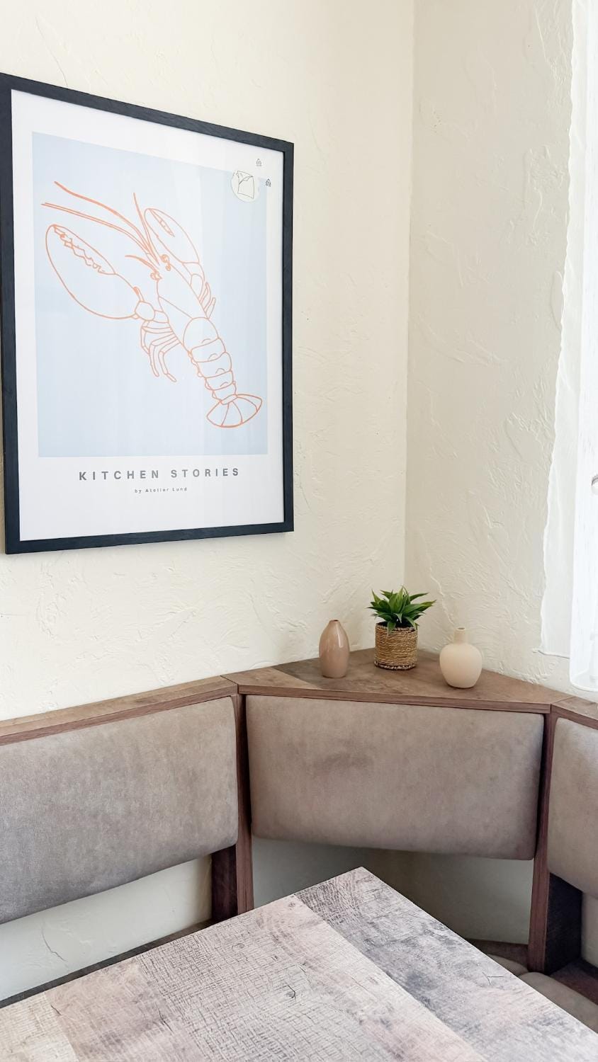 Seating area, kitchen