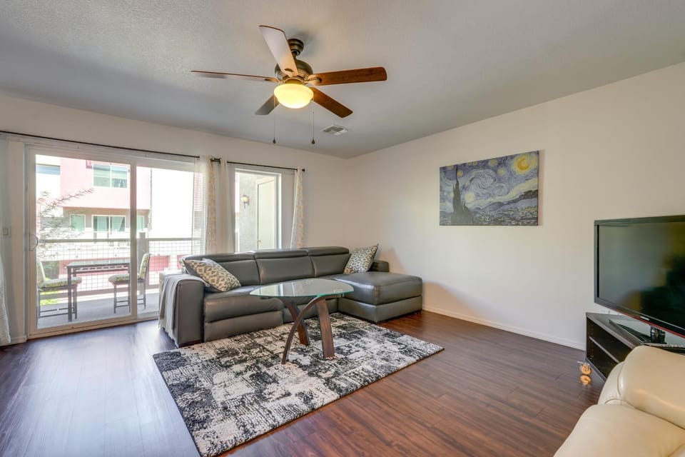 Easy Access to ASU! Extended-Stay Tempe Townhome House in Tempe