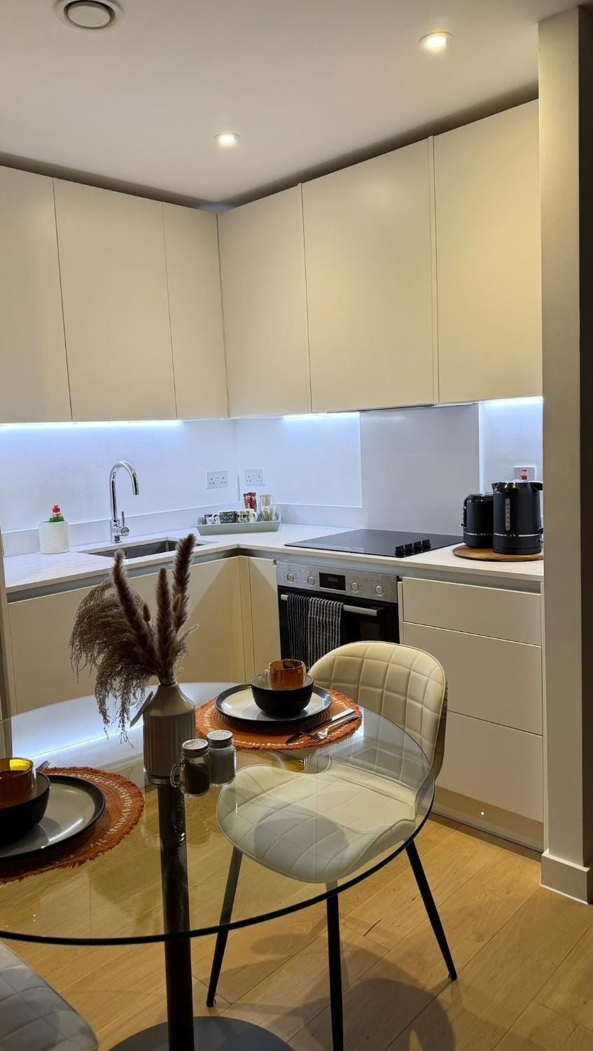 Modern flat in Uxbridge and near to the airport Apartment in Uxbridge