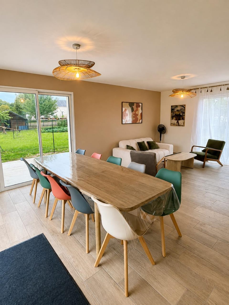 Living room, Seating area, Dining area
