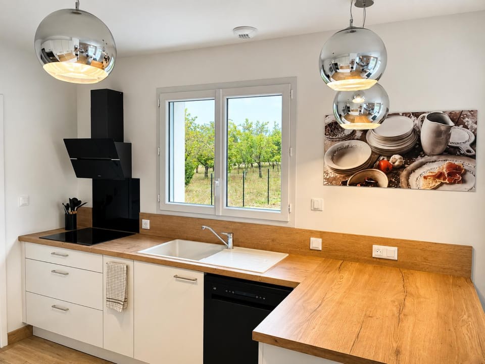 microwave, washing machine, kitchen